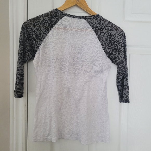 Officially licensed The Beatles 3/4 sleeve women's top - Picture 3 of 3